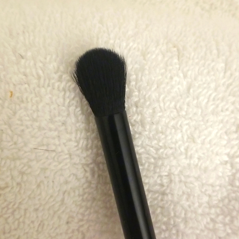 Wingme Cosmetics All Over Blending Brush